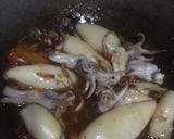 Foto langkah ke 5 dari resep Oseng cumi pedas manis.