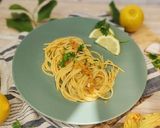 A picture of step 4 of Spaghetti with Zucchini Blossoms and Lemon.