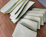 Foto del paso 1 de la receta: Bocados de calabacín y scamorza