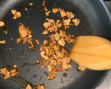 Foto del paso 1 de la receta: Tagliatelle con crema de queso Gorgonzola y nueces