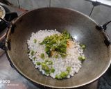 A picture of step 6 of Namkeen sabudana.