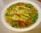 Hình bước làm 1 của món Mâm cơm nhà : cá diếc rán giòn, canh bồng khoai nấu tôm, sụn non kho