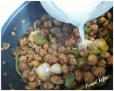 A picture of step 5 of Soya Chunk Chilli Paneer.