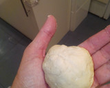 Foto del paso 2 de la receta: Levadura casera con paciencia (masa madre natural)
