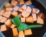 Foto langkah ke 4 dari resep Kolak Pisang Ubi.