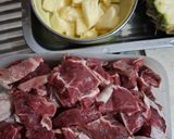 Foto langkah ke 1 dari resep Bistik Daging Kentang.