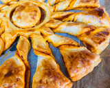 Foto del paso 1 de la receta: Sol de hojaldre relleno de sobrasada