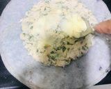 A picture of step 3 of Methi parantha.