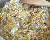 Foto del paso 3 de la receta: Zapallitos rellenos con carne, verduras y cuscús