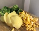 Foto langkah ke 2 dari resep Mpasi 6month kentang, jagung mix brokoli with evo 😘.