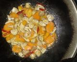 Foto langkah ke 5 dari resep Capcay goreng sederhana.