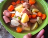 Foto langkah ke 5 dari resep Sop Sosis Baso Sayuran.