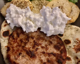 Foto del paso 7 de la receta: Hamburguesa con pan casero y patatas especiadas al horno