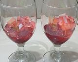 Foto langkah ke 3 dari resep Strawberry milk and jelly.