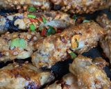 รูปขั้นตอนการทำที่ 3 ของ ปีกไก่คั่วพริกเกลือ (หม้อทอดไร้น้ำมัน)
