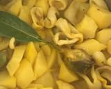 Foto del paso 8 de la receta: Guisadito de calamar, galeras y langostinos (olor a viernes)
