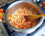 Foto del paso 5 de la receta: Empanadillas de gambas en crema reducida de las mismas cabezas
