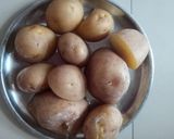 બટેટા ની ટિક્કી (potato tikki recipe in Gujarati) રેસીપી સ્ટેપ1ફોટો