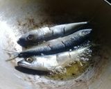 Foto langkah ke 1 dari resep Ikan kembung acar kuning.