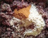 A picture of step 1 of Dumpukh kabab.