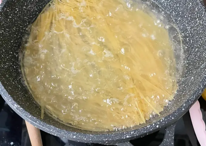 Langkah-langkah untuk membuat Cara membuat Spaghetti Aglio E Olio ala Rumahan