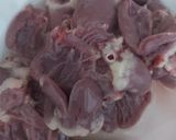 عکس مرحله 2 از دستور خوراک دل مرغ و قارچ