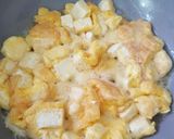 Foto langkah ke 4 dari resep Tumis tahu telor kucai.