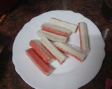 Foto del paso 5 de la receta: Ensalada mixta de col y cogollo con langostinos, palitos de cangrejo, piña y salsa rosa