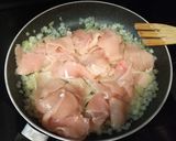 Foto del paso 2 de la receta: Delicias de Pollo al Curry con champiñón y pasas