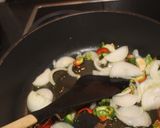 Foto del paso 4 de la receta: Menestra en salsa de tomate