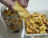 Foto langkah ke 7 dari resep Salted egg yolk cookies.
