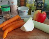 Foto del paso 1 de la receta: Sopa fría de Zanahoria 🥕 y Manzana 🍎