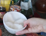 Foto del paso 2 de la receta: Poke-bowl de arroz sushi y salmón ahumado