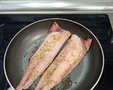 Foto del paso 2 de la receta: Caballa a la plancha con ajo y perejil