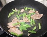 รูปขั้นตอนการทำที่ 3 ของ ถั่วแขกผัดไข่เค็ม