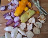 Foto langkah ke 1 dari resep Lempah Kuning Ikan Dori.