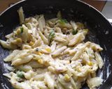 A picture of step 11 of White Sauce Pasta.