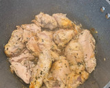 Foto del paso 1 de la receta: Pollo arvejado