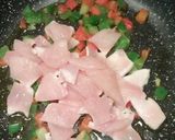 Foto del paso 2 de la receta Tallarines fritos con pimientos y pollo