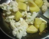 A picture of step 4 of Stir fry gobhi.