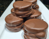 Foto del paso 7 de la receta: SÚPER ALFAJORES DE CHOCOLATE ❤️