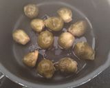 Foto del paso 2 de la receta: Huevos rotos con coles de Bruselas