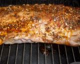 Foto del paso 3 de la receta: Bondiola de cerdo en colchón de morones y cebollas caramelizadas y papas noisettes