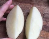 Foto del paso 2 de la receta: Papas rústicas crocantes con milanesas de carne caseras🥔🥩