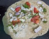 चीझी रवा उत्तपम (cheese rava uttapam recipe in marathi) रेसिपी स्टेप 3 फोटो 