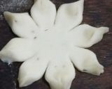 A picture of step 10 of Flower mathri.