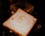 A picture of step 6 of Healthy Bread omlette.