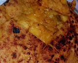 A picture of step 4 of Patta gobhi ka parantha.