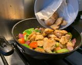 A picture of step 8 of Chilli chicken.