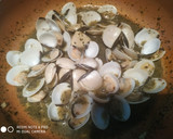 Foto del paso 3 de la receta: Almejas en salsa verde